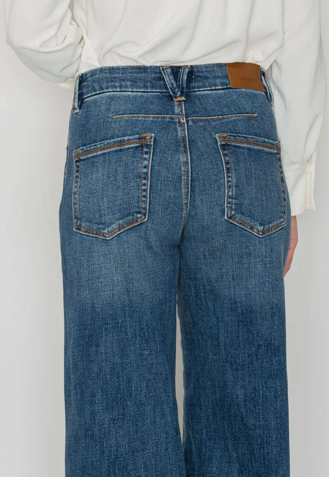 Kit Artemis Vintage Relaxed High Rise Palazzo Jeans
